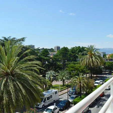 Antibes, 2 Pieces, 4 Personnes - Fr-1-252-123 *